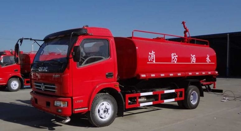 東風多利卡8噸消防灑水車