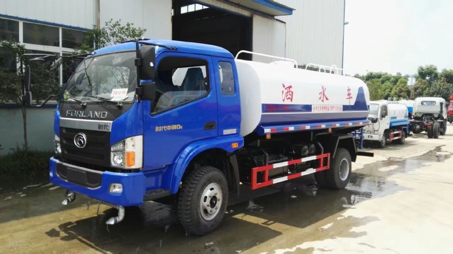 福田10噸灑水車昨日交付湖南敖總