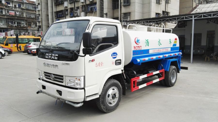 5噸灑水車圖片