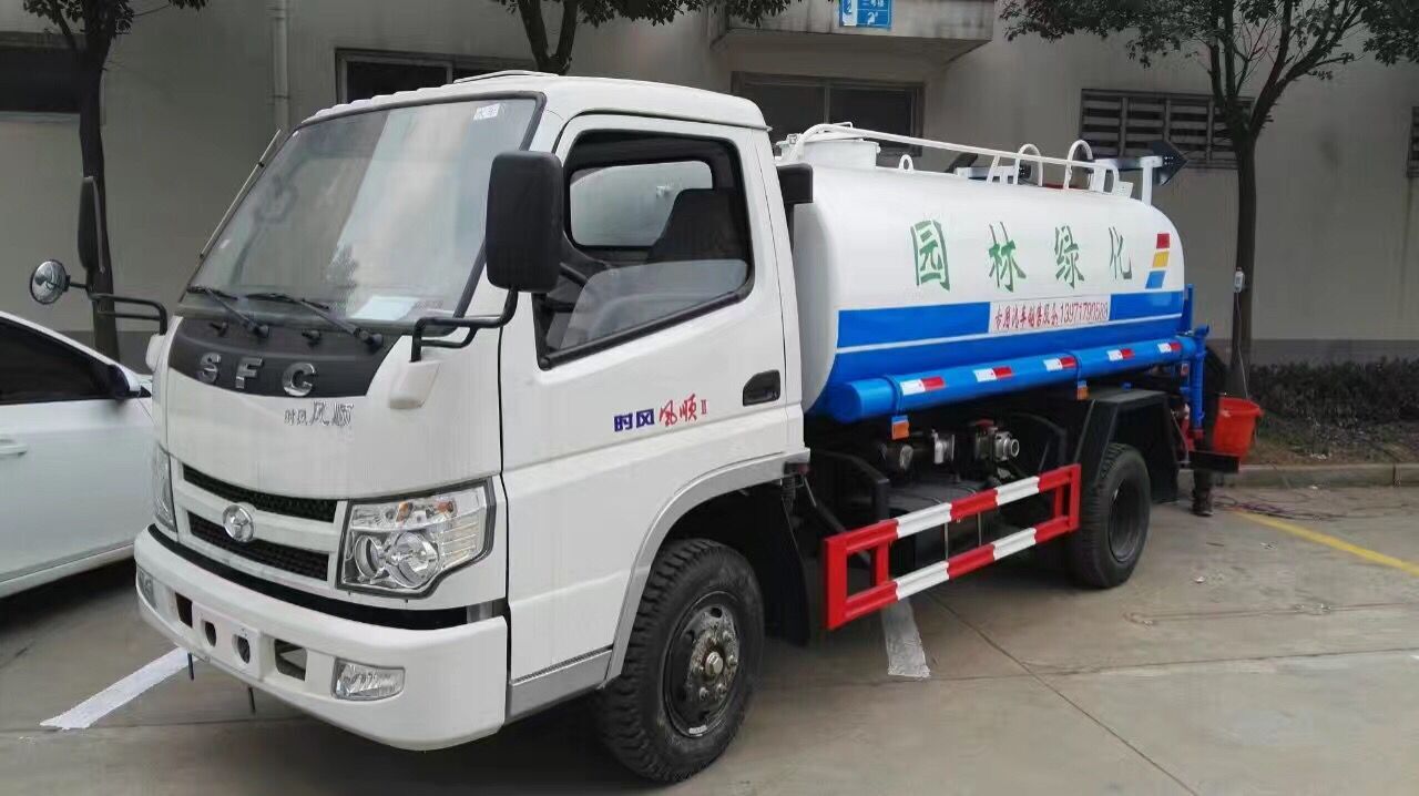 時風5噸小型灑水車圖片