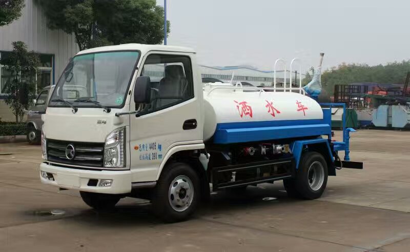 凱馬2.5噸灑水車圖片