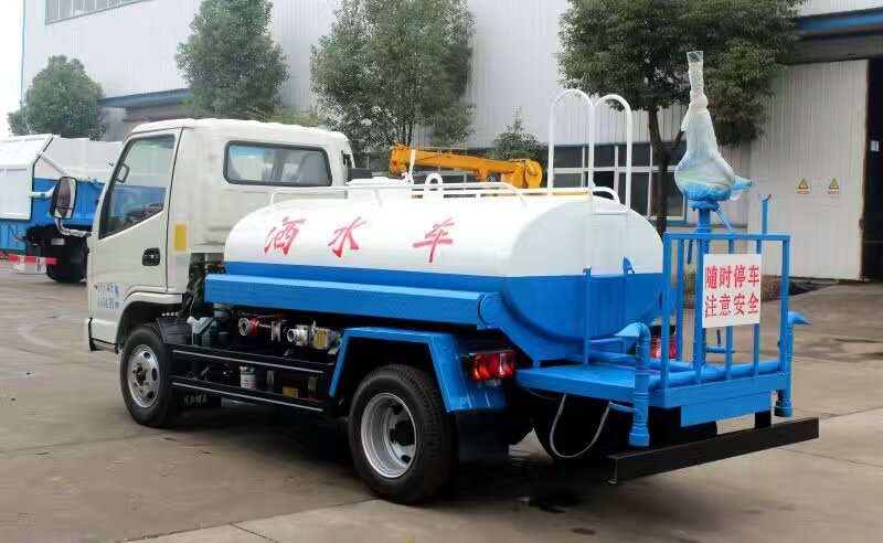 凱馬2.5噸灑水車圖片