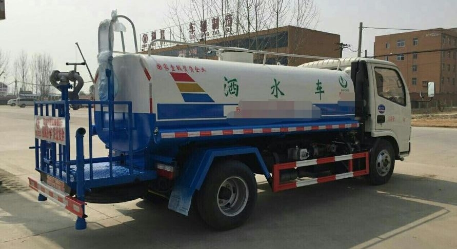東風5噸灑水車圖片