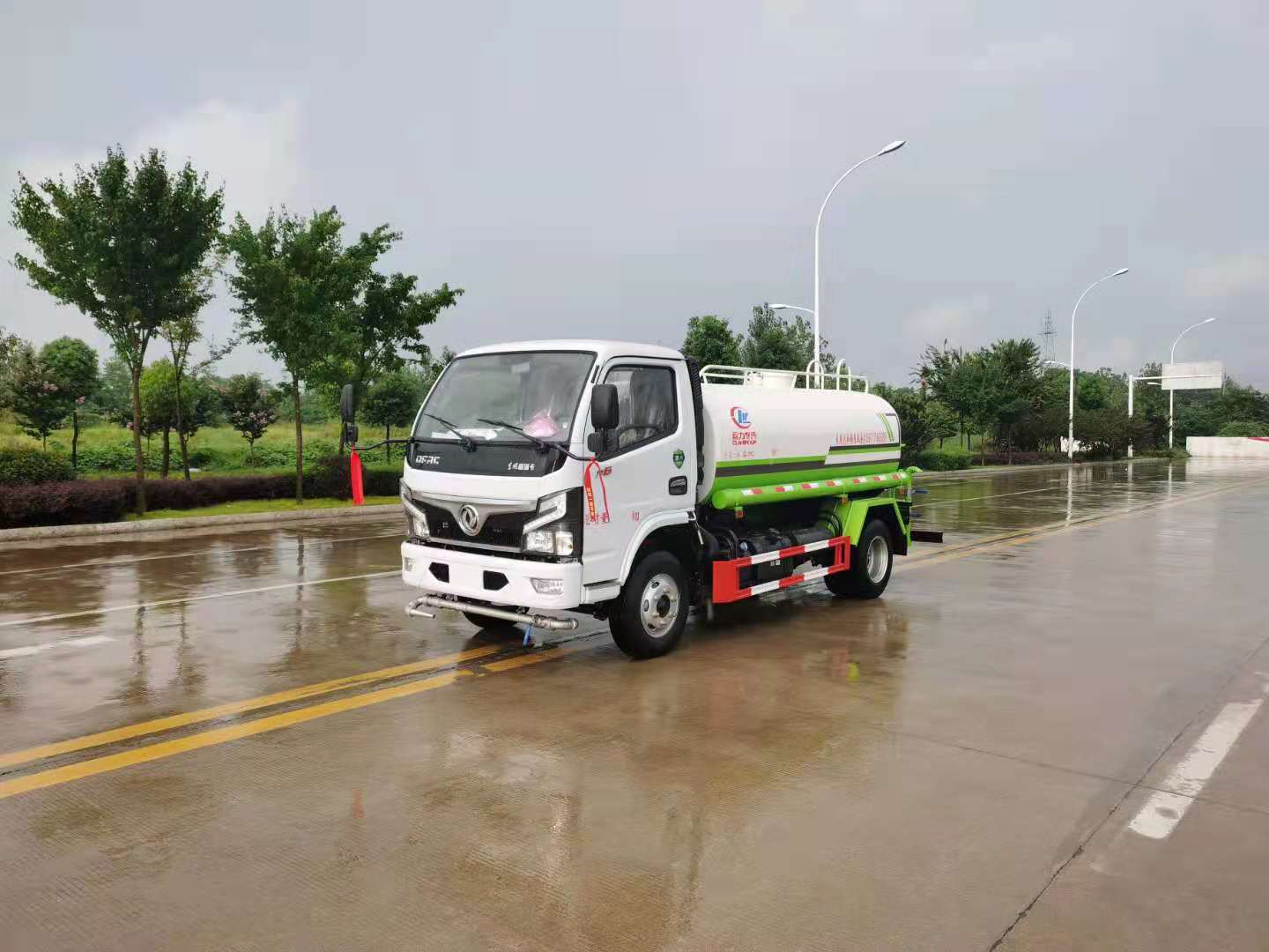 東風F6福瑞卡5噸灑水車